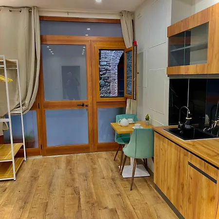 Family Flat דירה פרוג'ה